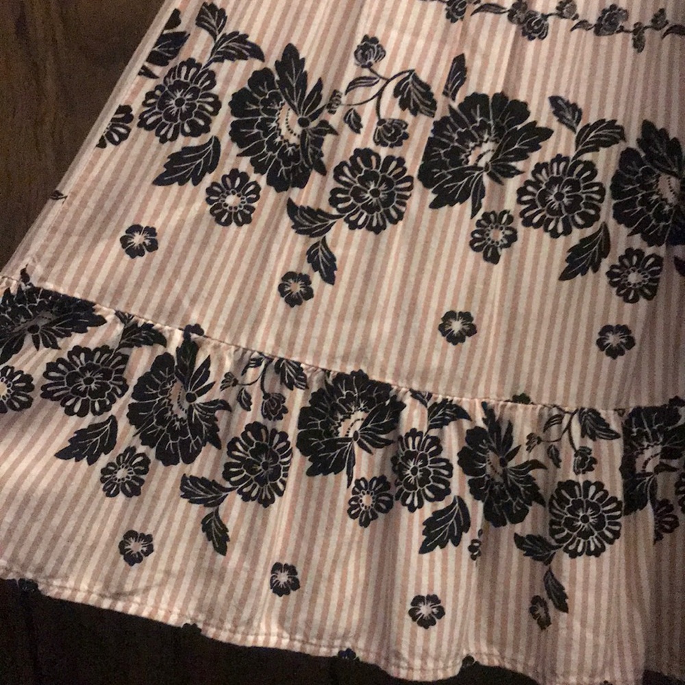 5 dresses . - Picture 2 of 8